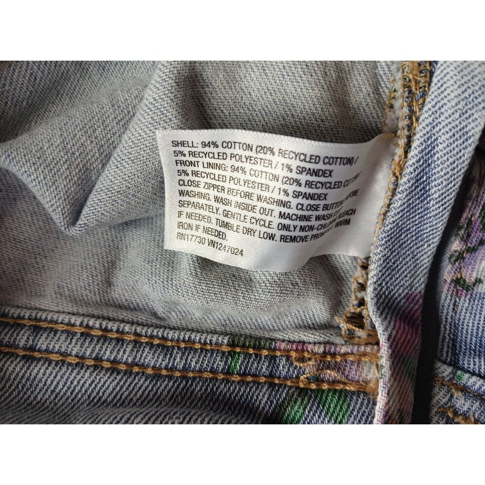 Wild Fable Light Blue Denim Floral Crop Top Size M Vest Side Zip Recycled Boho - Picture 9 of 12